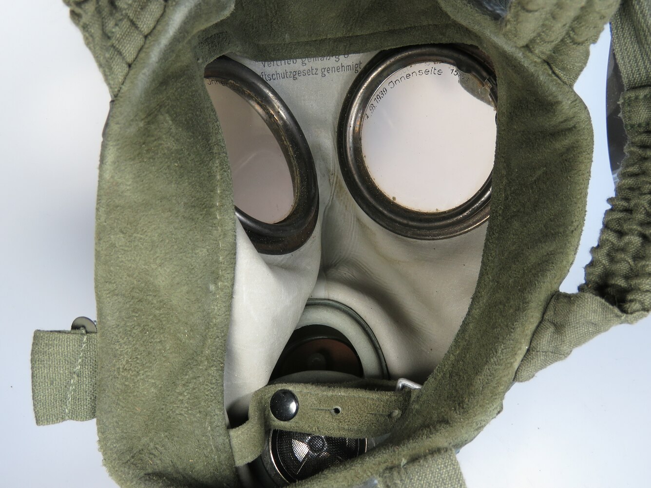 German gas mask for civil defense Luftschutz - AUER