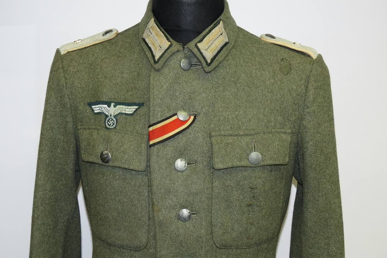 M43 Wehrmacht Heer tunic in rank of lieutenant of the 1st Infanterie ...