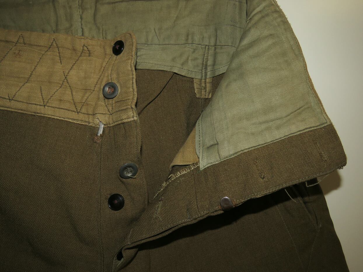 Sharovary breeches model 1935, issued in 1945