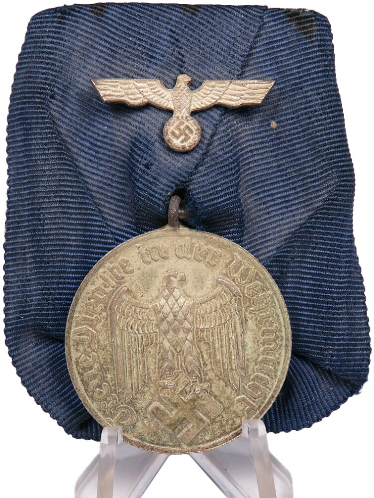 Treue Dienste In Der Wehrmacht 12 Wert Medal for 4 years of service in the Wehrmacht. Treue Dienste in der
