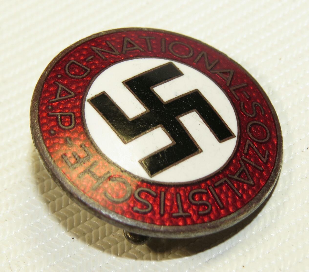 Nationalsozialistische Deutsche Arbeiterpartei badge, M 1/72 RZM- NSDAP ...