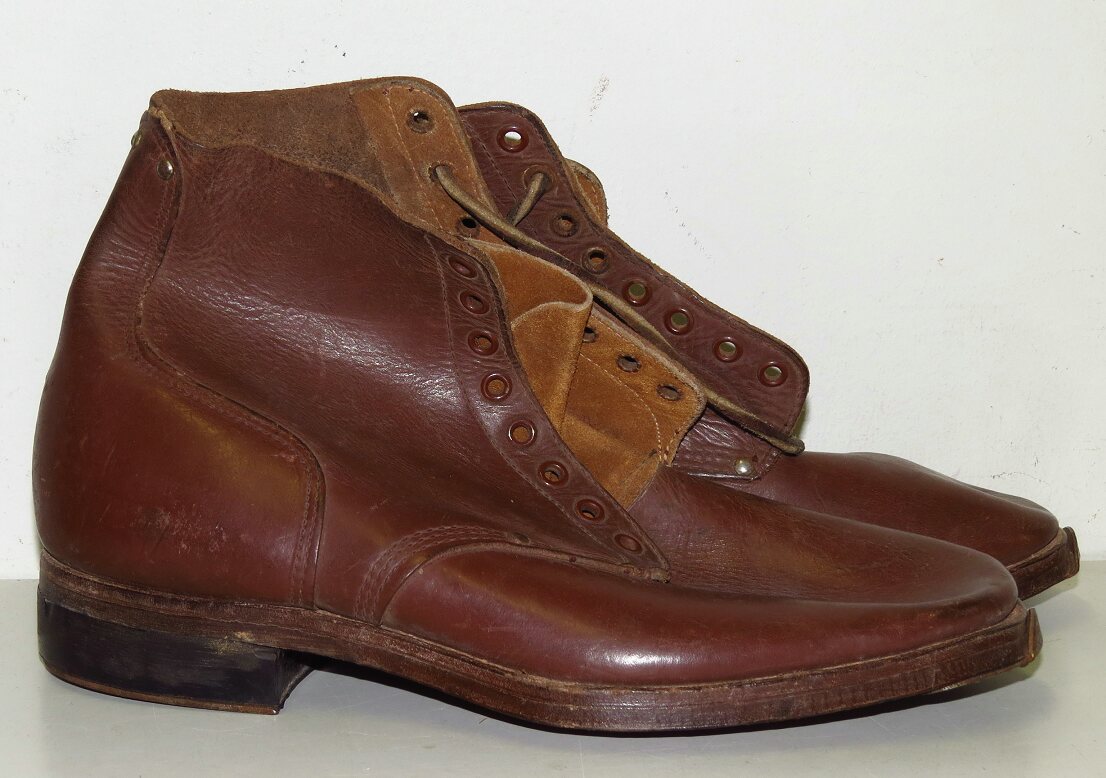Soviet Red Army lend-lease leather shoes made from brown leather. Mint.