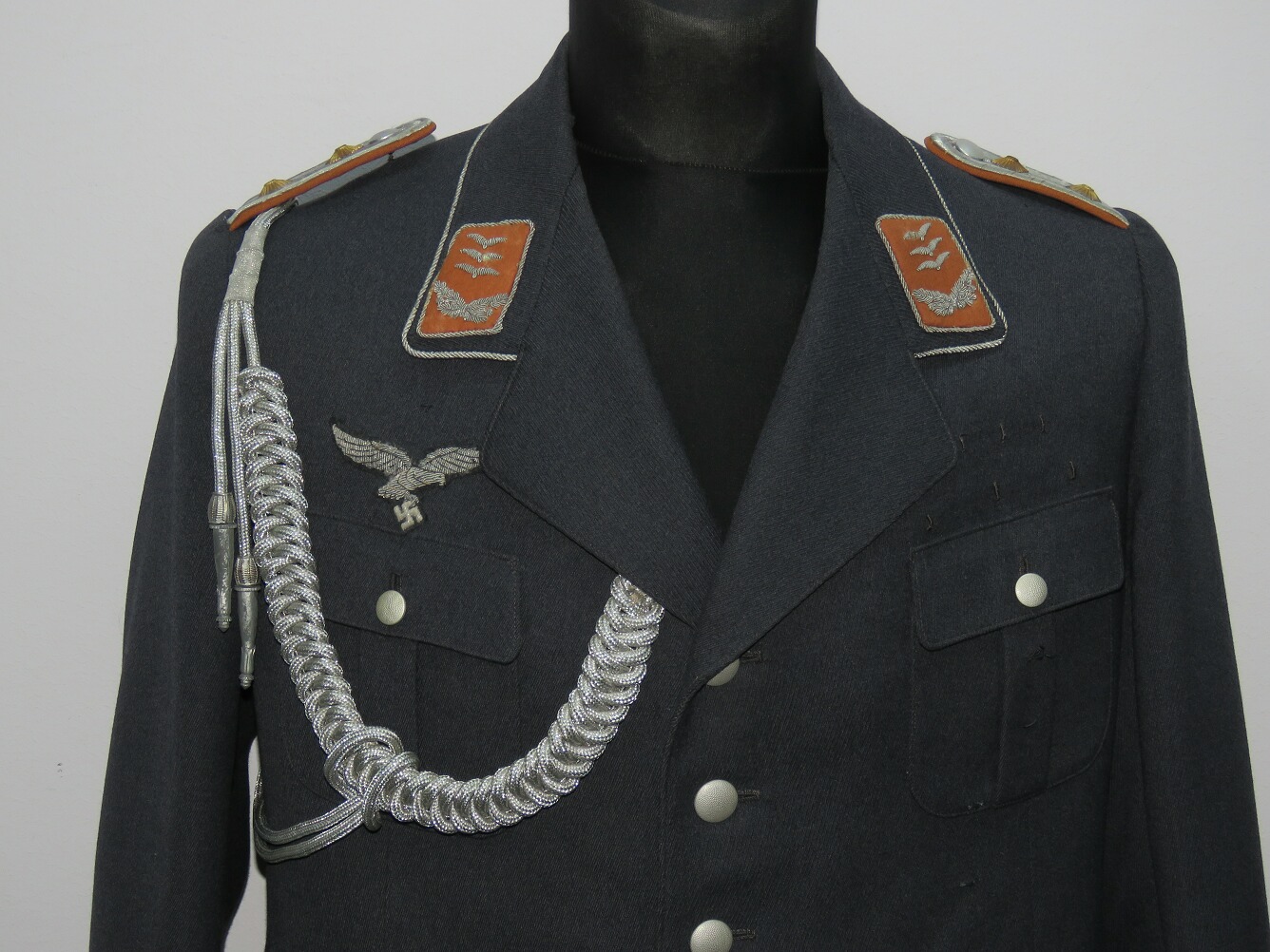 Luftwaffe well-decorated Nachrichten Hauptmann's tunic