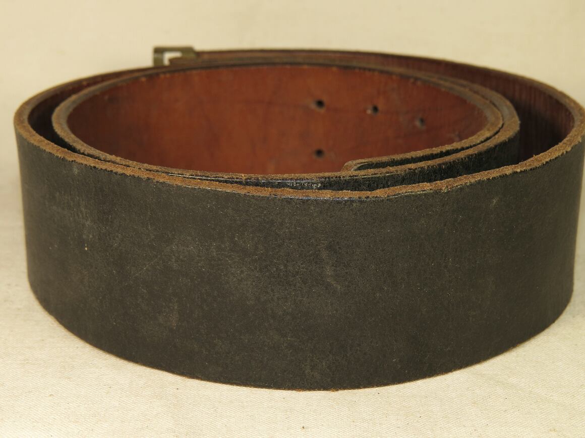 RB NR marked leather combat belt.100 cm long. later war.- Belts & Buckles