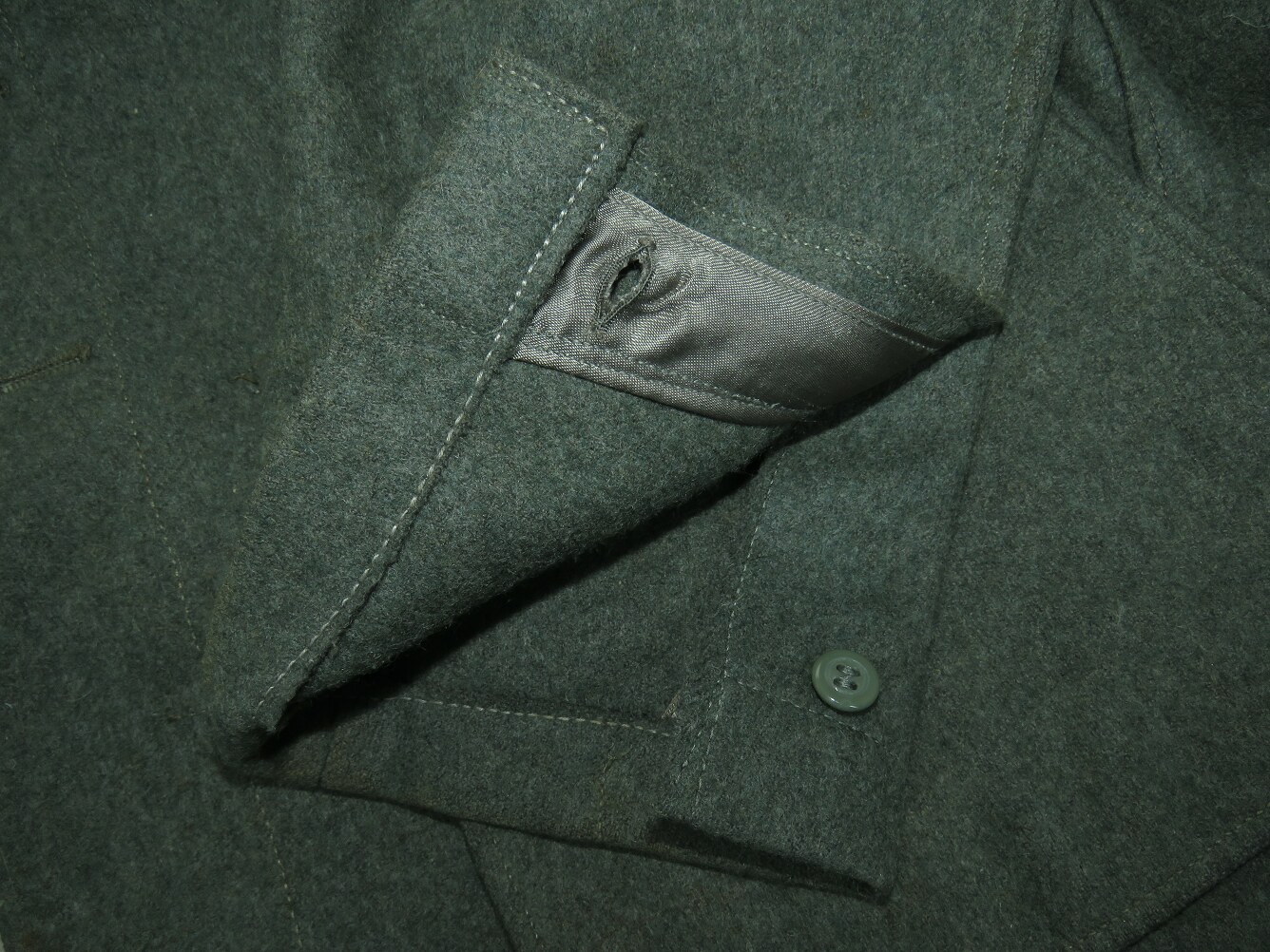 Feldbluse of a lieutenant of the Panzerlehrabteilung tank training unit